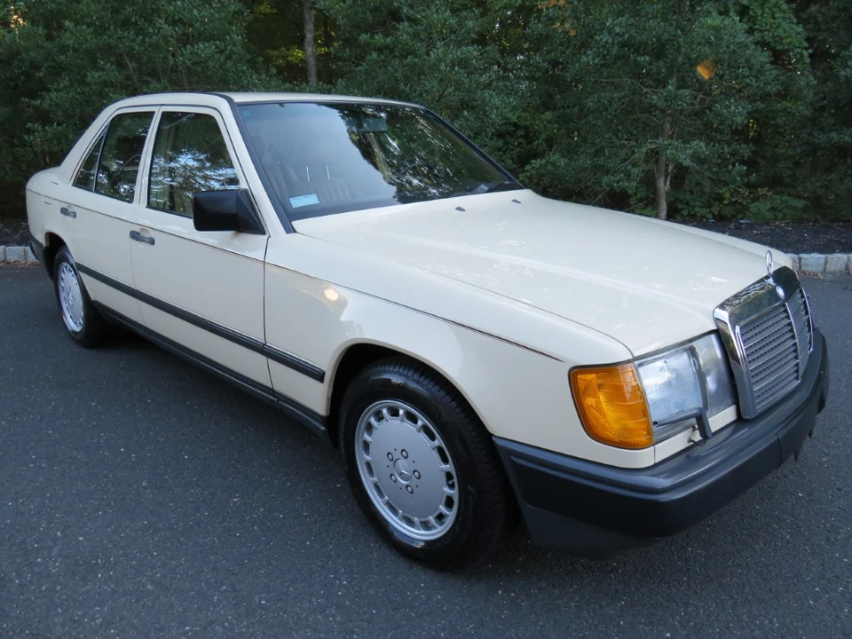 1987 Mercedes-Benz W124 E-Class - Image 15 of 31