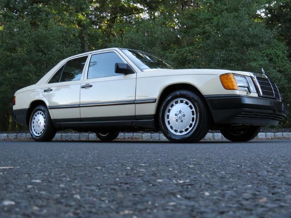 1987 Mercedes-Benz W124 E-Class - Image 13 of 31