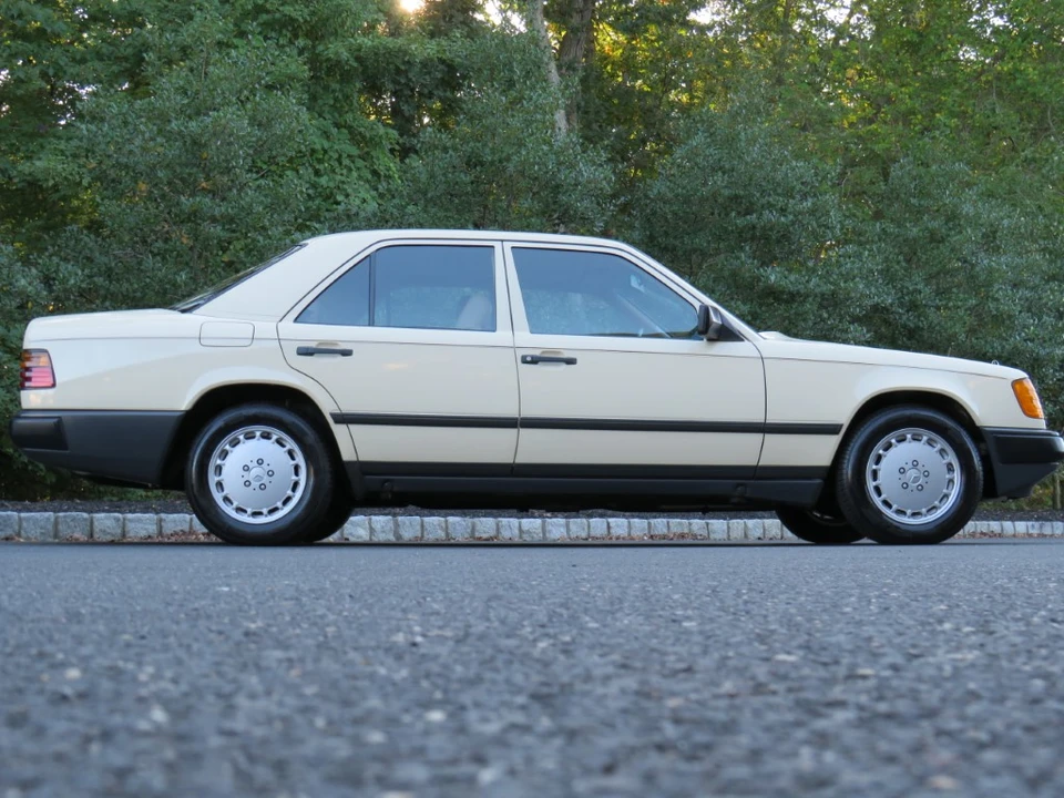 1987 Mercedes-Benz W124 E-Class - Image 10 of 31