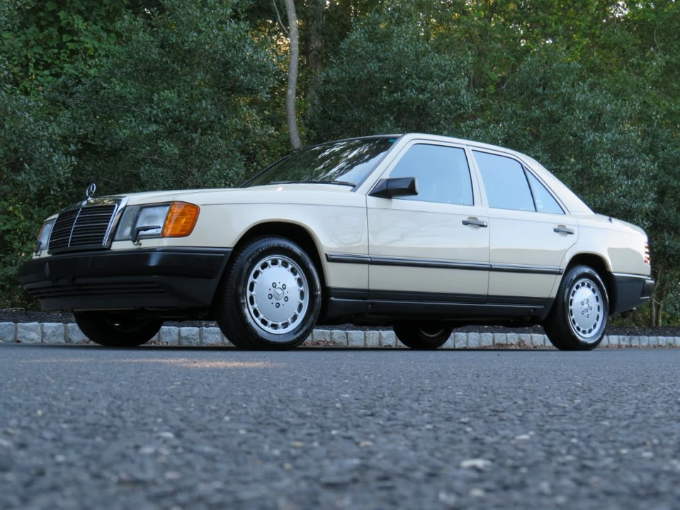 1987 Mercedes-Benz W124 E-Class - Image 3 of 31