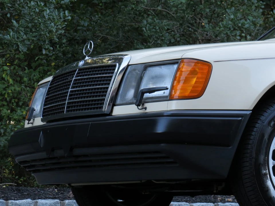 1987 Mercedes-Benz W124 E-Class - Image 24 of 31