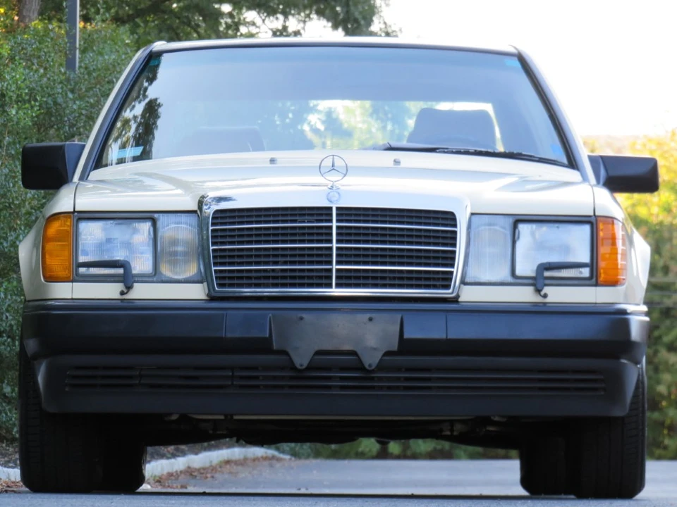 1987 Mercedes-Benz W124 E-Class - Image 16 of 31