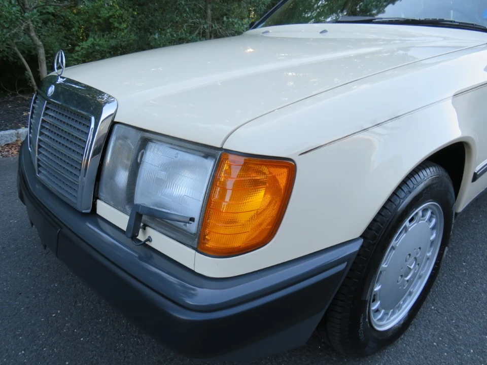 1987 Mercedes-Benz W124 E-Class - Image 23 of 31