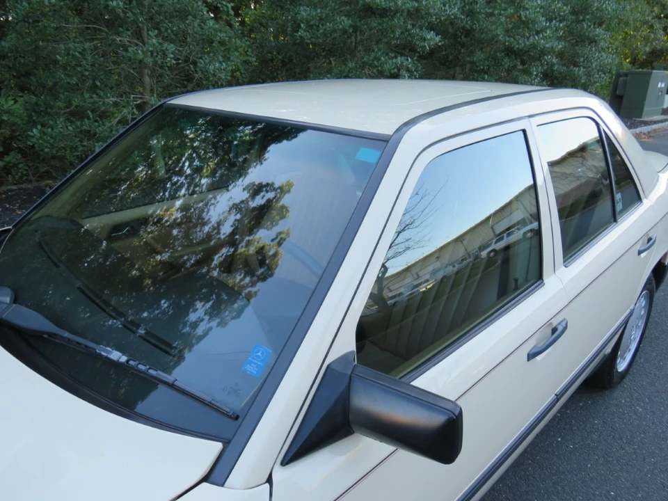1987 Mercedes-Benz W124 E-Class - Image 31 of 31