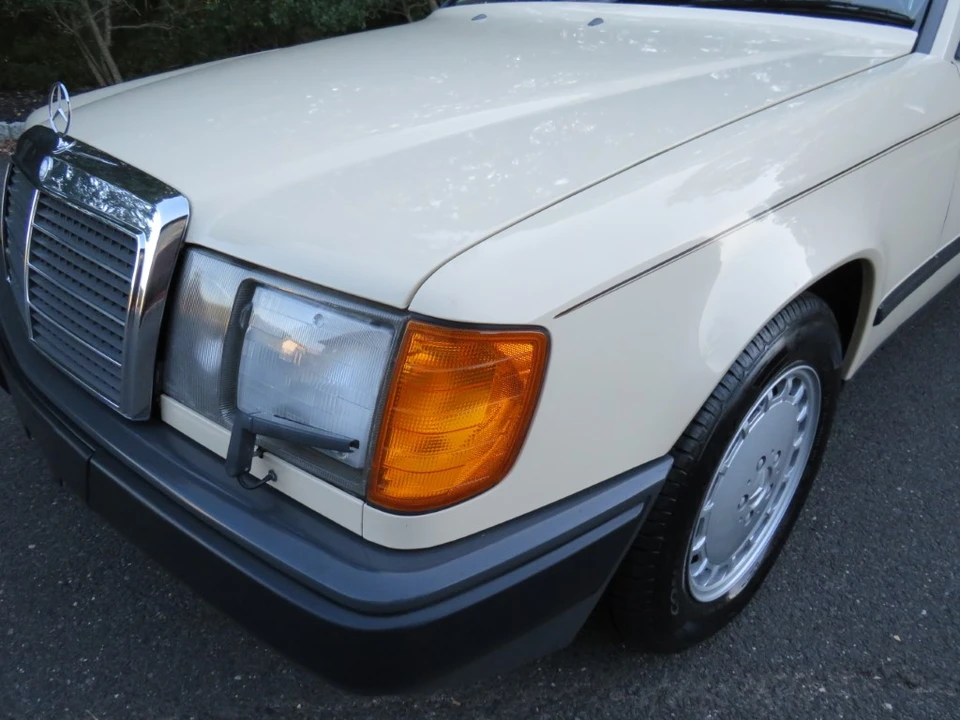 1987 Mercedes-Benz W124 E-Class - Image 22 of 31