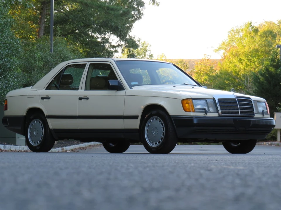 1987 Mercedes-Benz W124 E-Class - Image 12 of 31