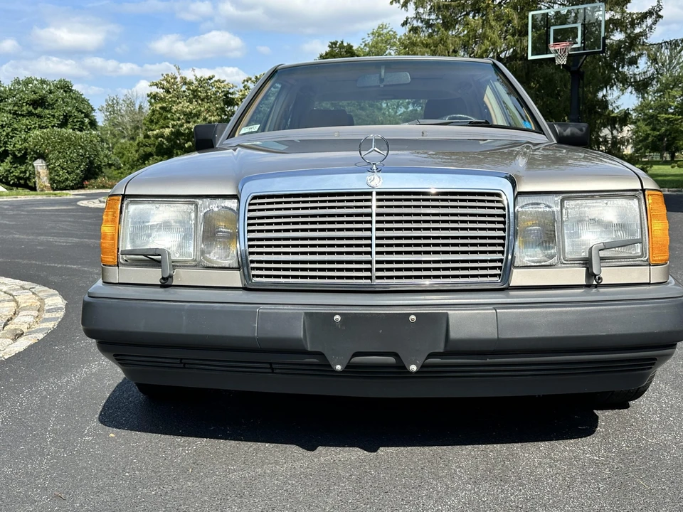 1987 Mercedes-Benz W124 E-Class - Image 27 of 31