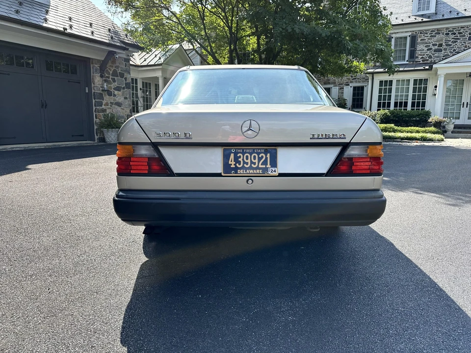 1987 Mercedes-Benz W124 E-Class - Image 30 of 31