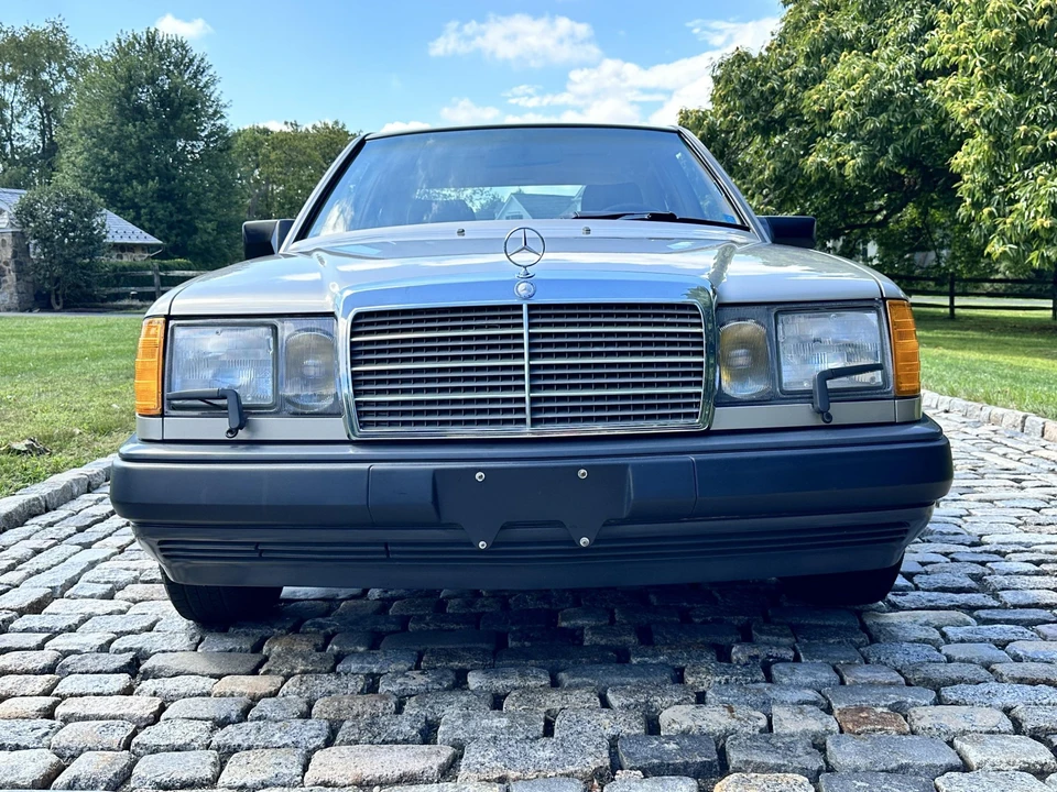 1987 Mercedes-Benz W124 E-Class - Image 14 of 31