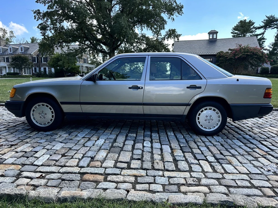 1987 Mercedes-Benz W124 E-Class - Image 5 of 31