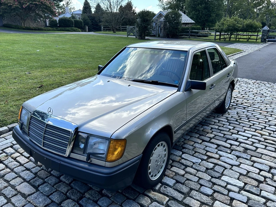 1987 Mercedes-Benz W124 E-Class - Image 3 of 31