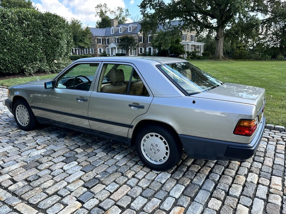 1987 Mercedes-Benz W124 E-Class - Image 6 of 31