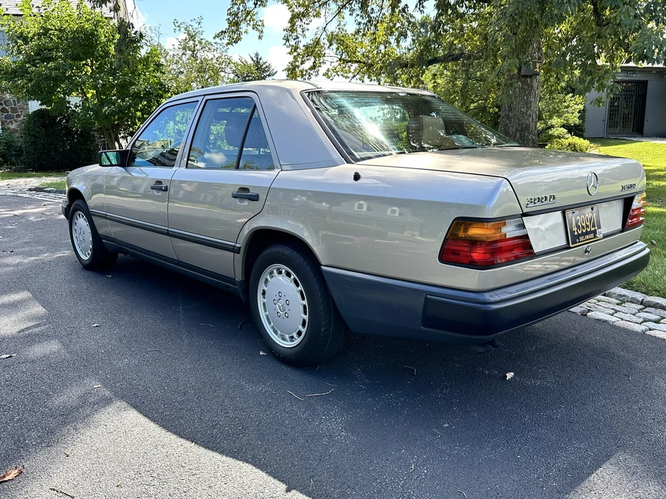 1987 Mercedes-Benz W124 E-Class - Image 21 of 31
