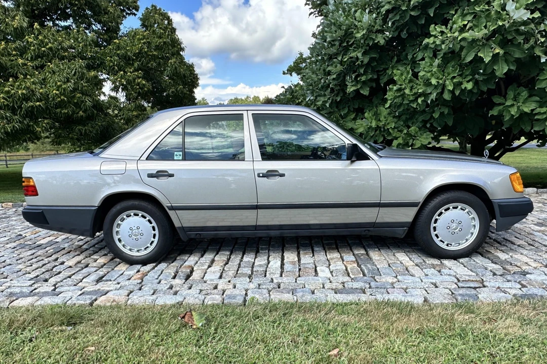 1987 Mercedes-Benz W124 E-Class - Image 12 of 31