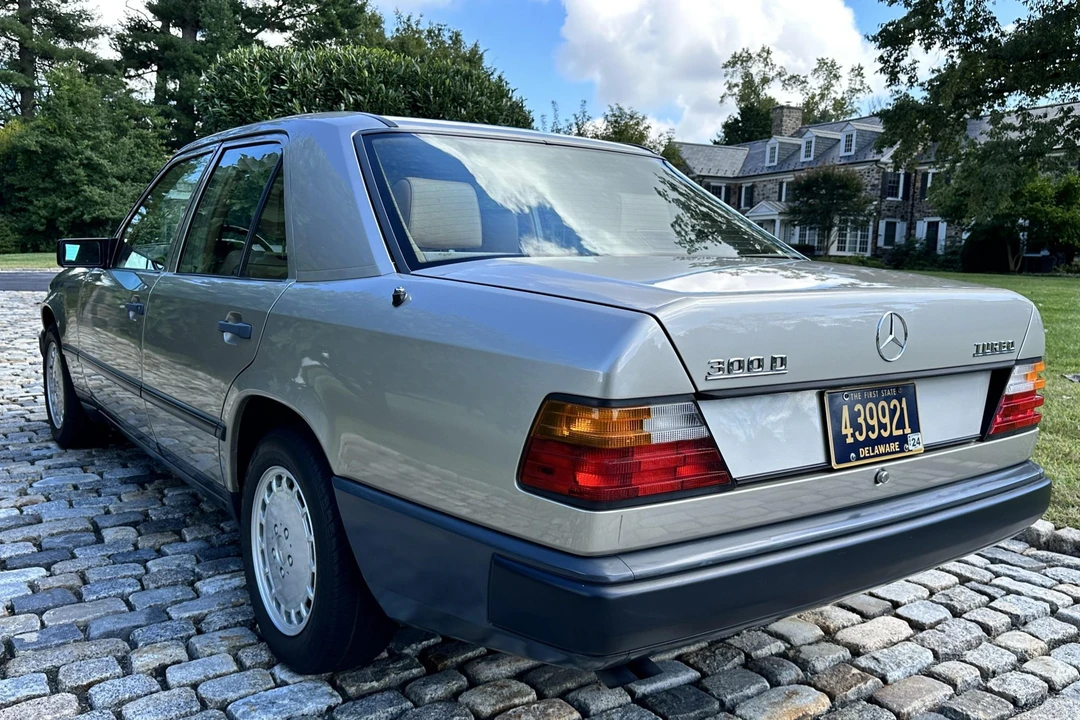 1987 Mercedes-Benz W124 E-Class - Image 7 of 31
