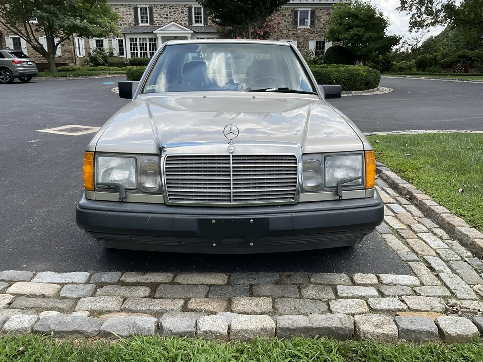1987 Mercedes-Benz W124 E-Class - Image 26 of 31