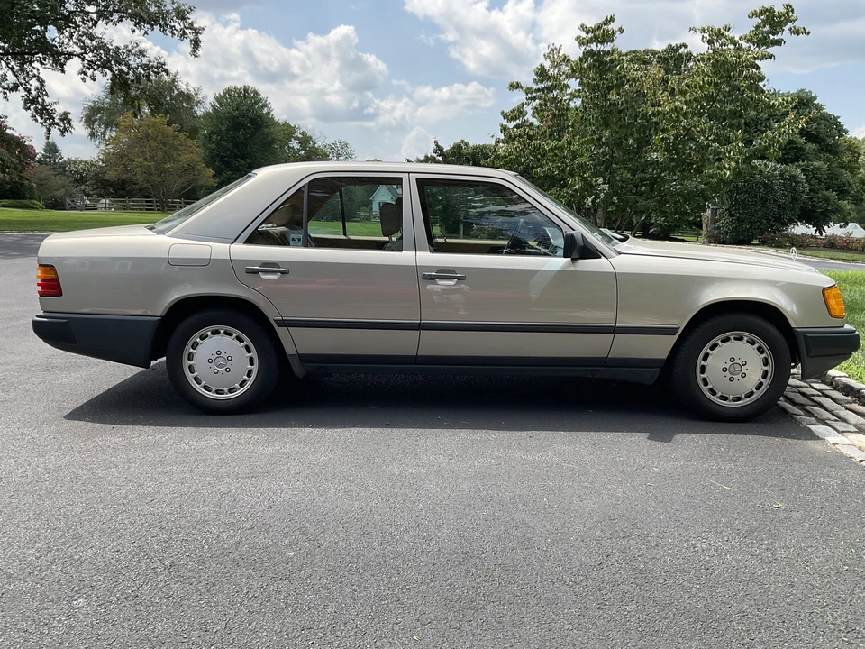 1987 Mercedes-Benz W124 E-Class - Image 24 of 31