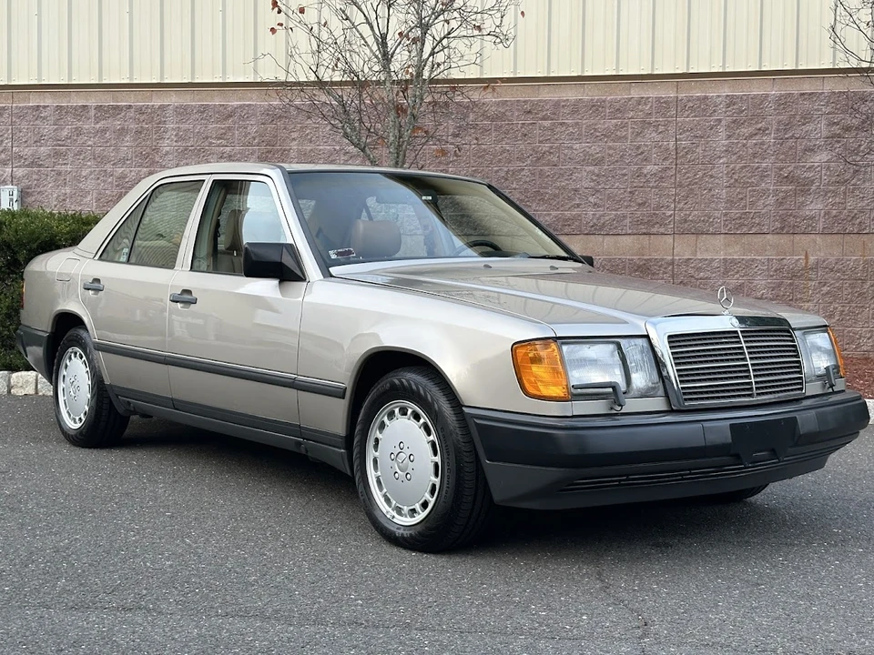 1987 Mercedes-Benz W124 E-Class - Image 8 of 31