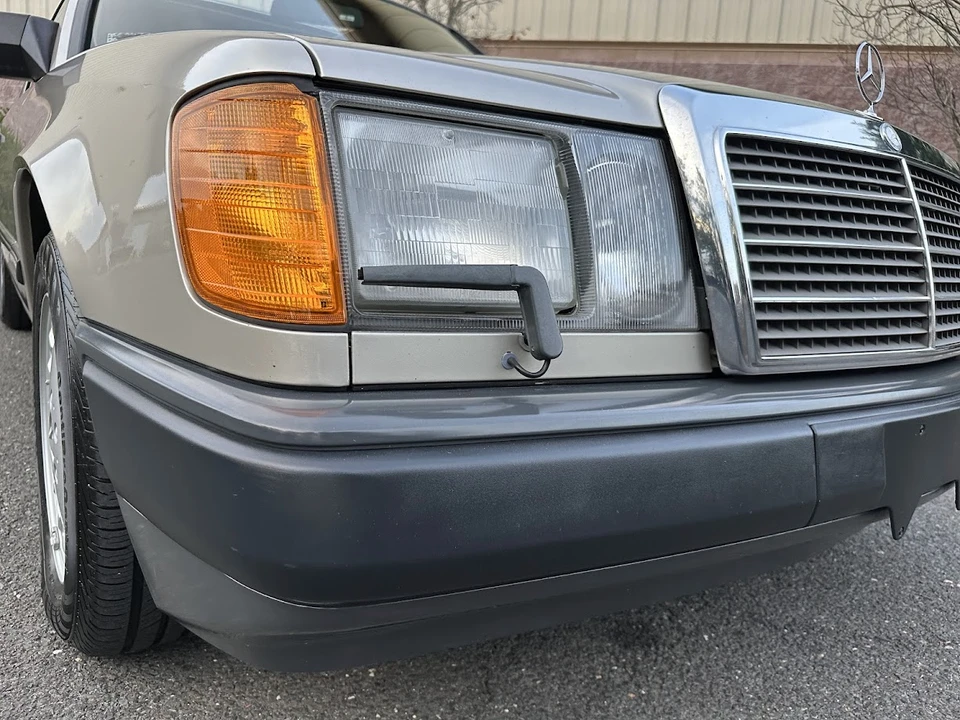 1987 Mercedes-Benz W124 E-Class - Image 30 of 31