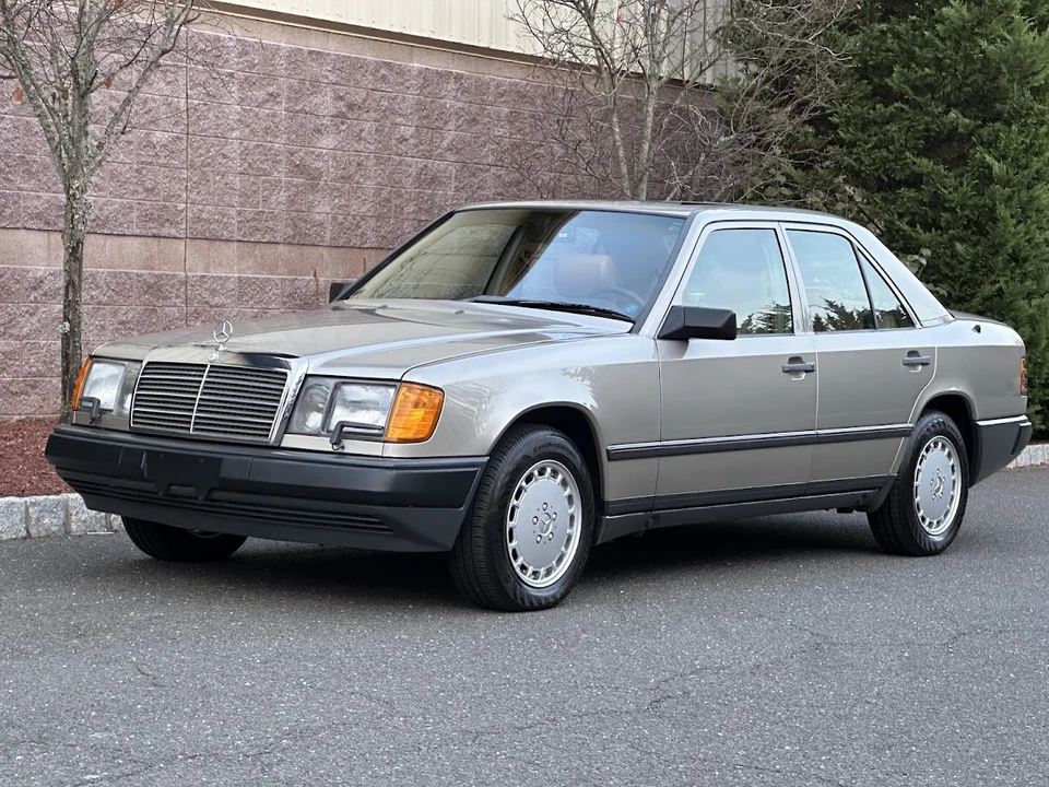1987 Mercedes-Benz W124 E-Class - Image 4 of 31