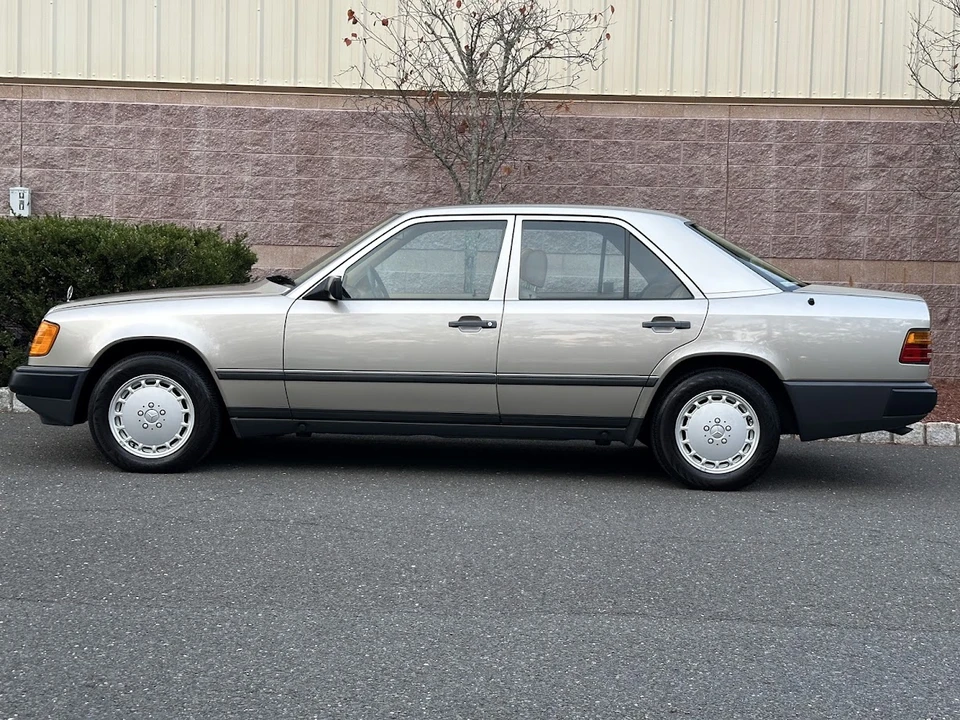 1987 Mercedes-Benz W124 E-Class - Image 16 of 31
