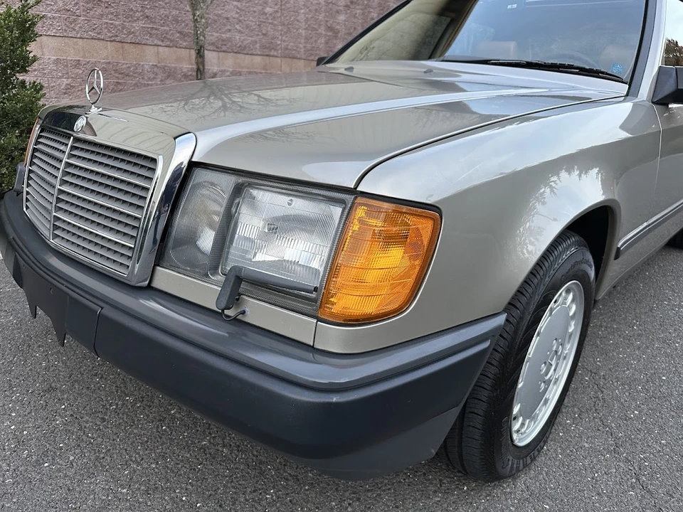1987 Mercedes-Benz W124 E-Class - Image 26 of 31