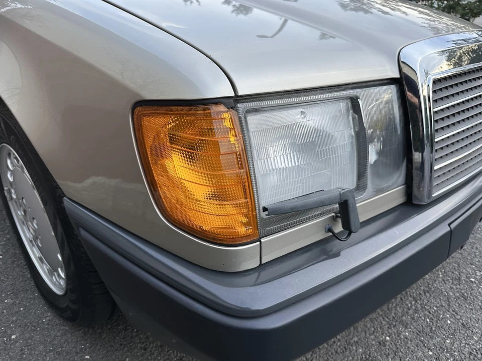 1987 Mercedes-Benz W124 E-Class - Image 23 of 31