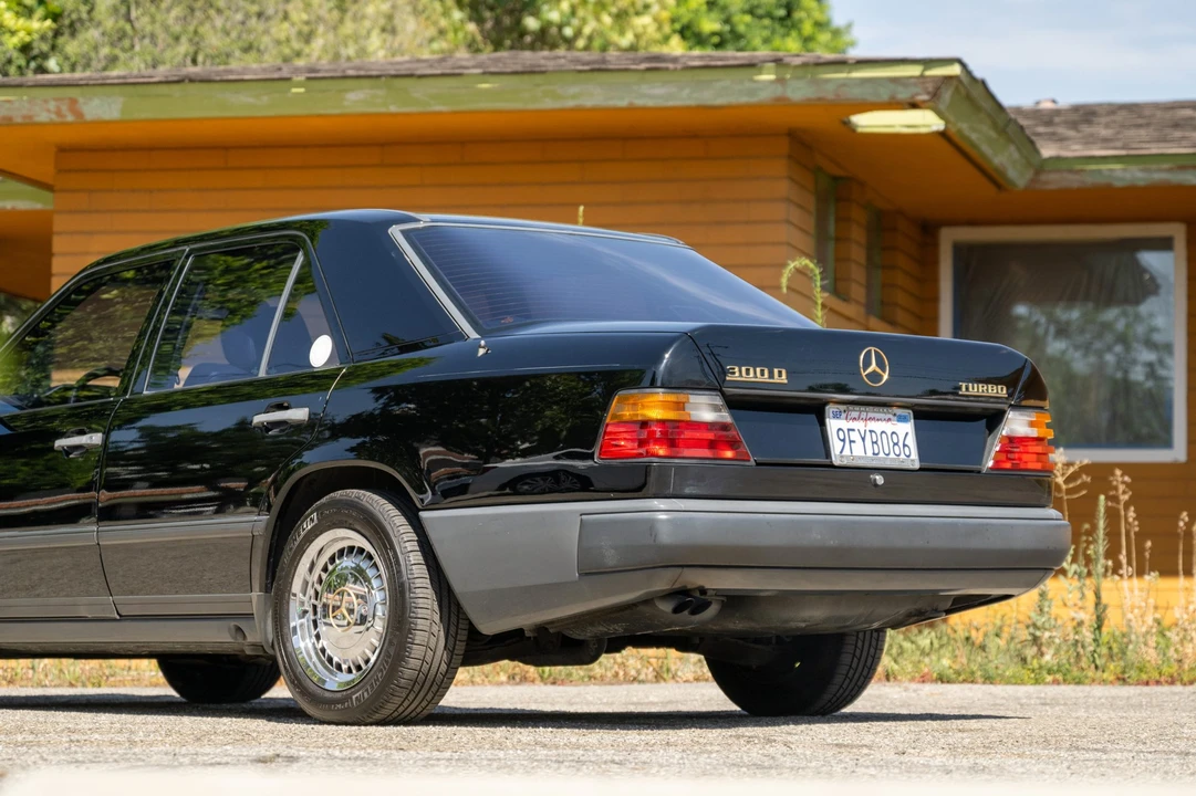 1987 Mercedes-Benz W124 E-Class - Image 25 of 31