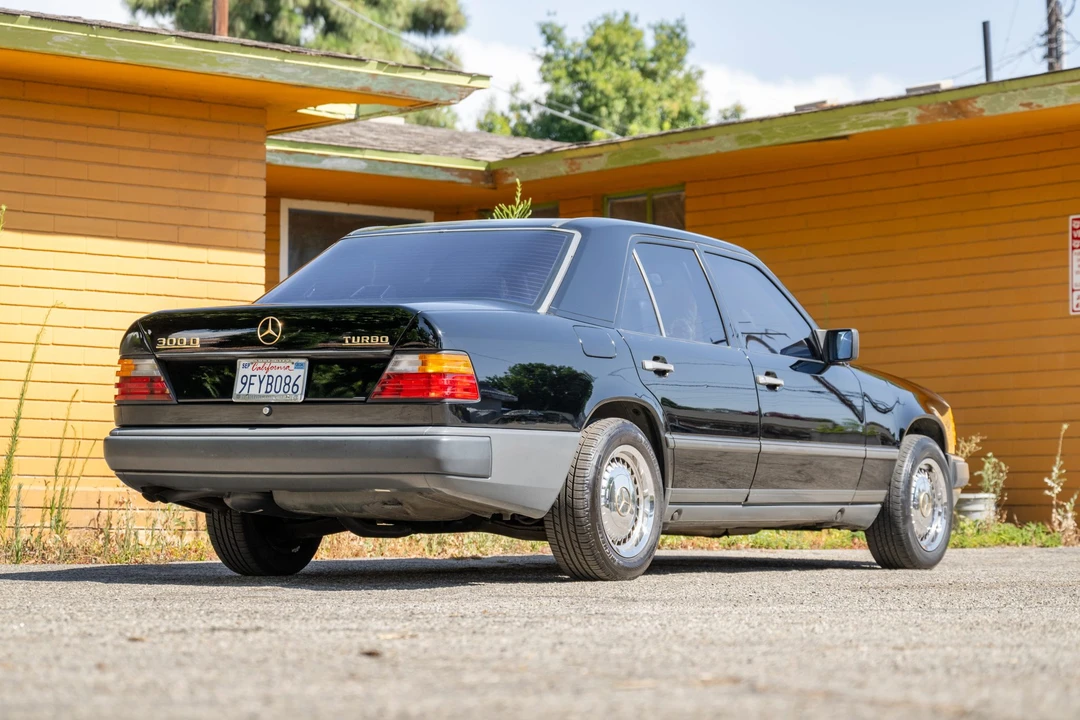 1987 Mercedes-Benz W124 E-Class - Image 6 of 31