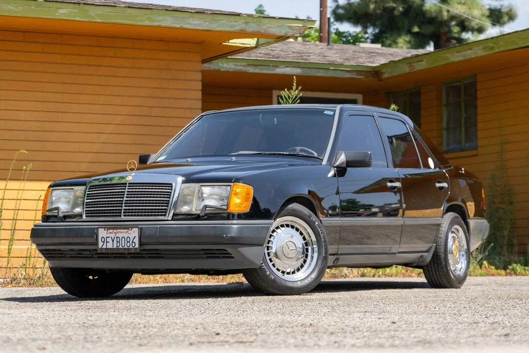 1987 Mercedes-Benz W124 E-Class - Image 2 of 31
