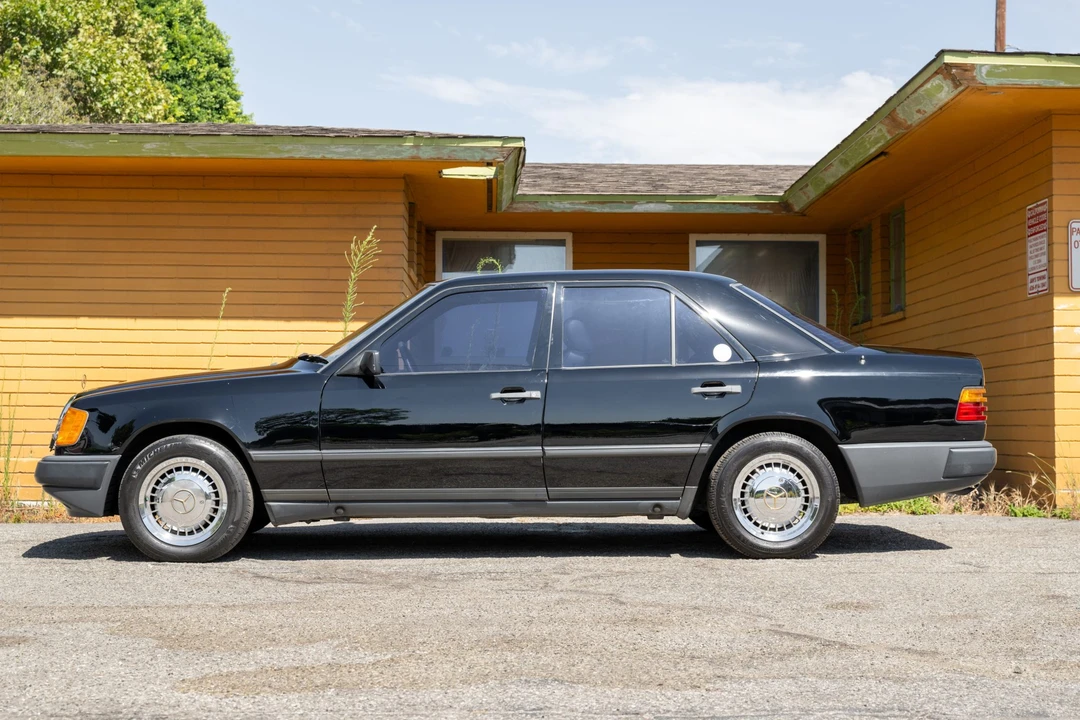 1987 Mercedes-Benz W124 E-Class - Image 3 of 31