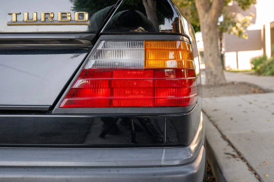 1987 Mercedes-Benz W124 E-Class - Image 28 of 31