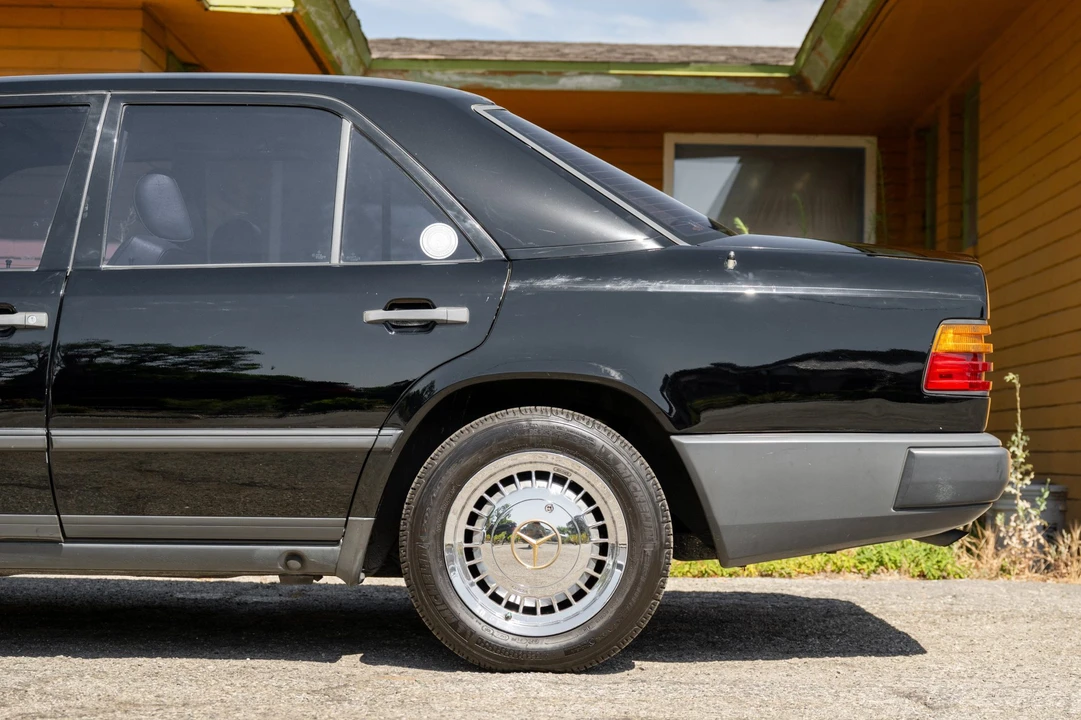 1987 Mercedes-Benz W124 E-Class - Image 21 of 31