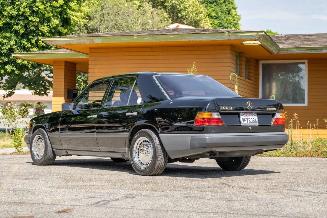 1987 Mercedes-Benz W124 E-Class - Image 4 of 31