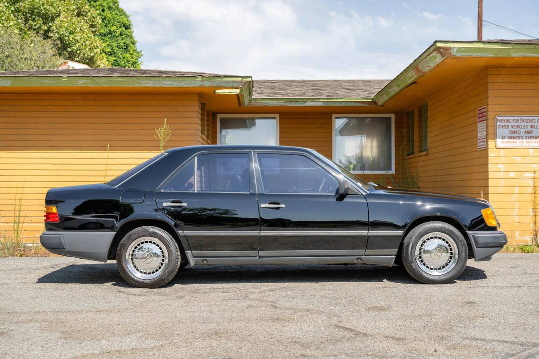 1987 Mercedes-Benz W124 E-Class - Image 7 of 31