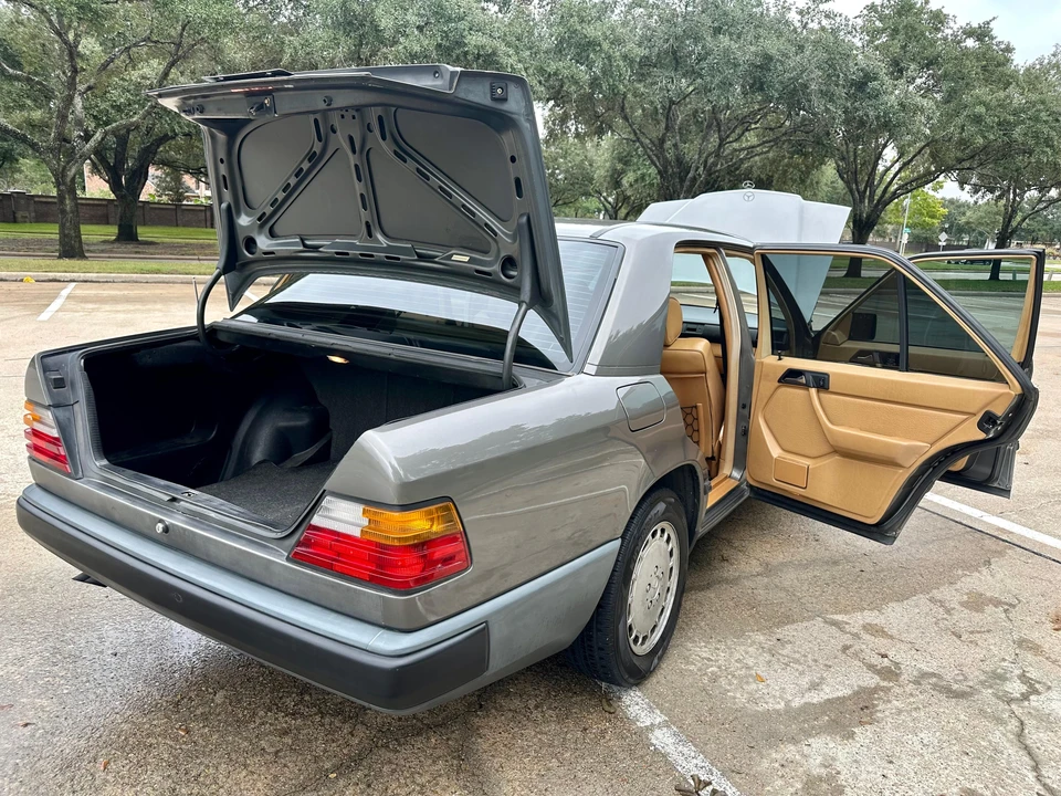 1987 Mercedes-Benz W124 E-Class - Image 21 of 31