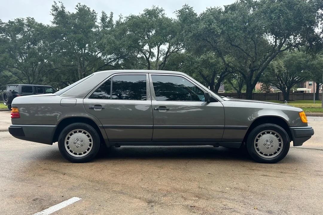 1987 Mercedes-Benz W124 E-Class - Image 3 of 31