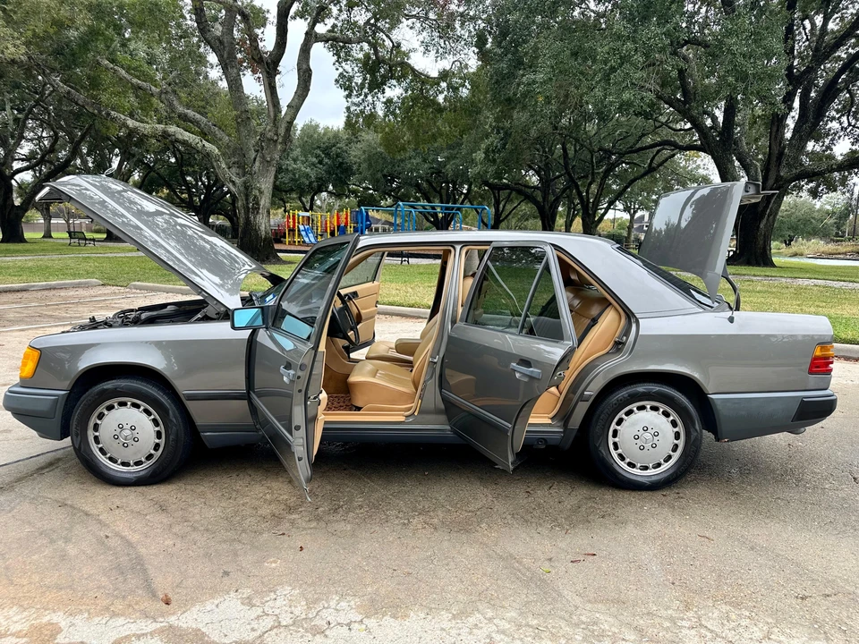 1987 Mercedes-Benz W124 E-Class - Image 20 of 31