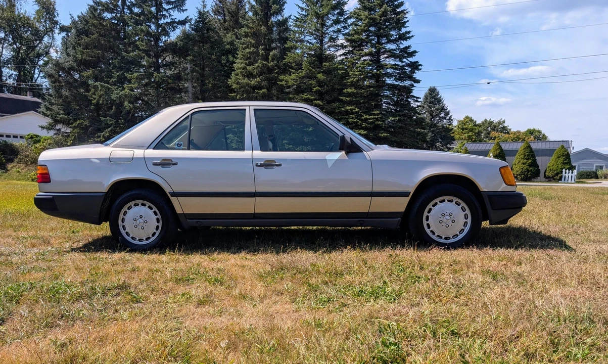 1987 Mercedes-Benz W124 E-Class - Image 11 of 31