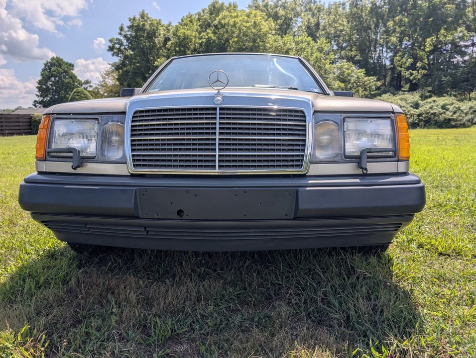1987 Mercedes-Benz W124 E-Class - Image 18 of 31