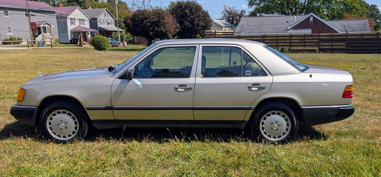 1987 Mercedes-Benz W124 E-Class - Image 24 of 31