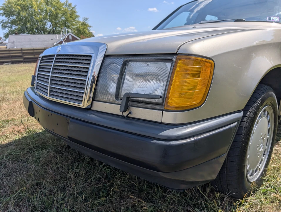 1987 Mercedes-Benz W124 E-Class - Image 20 of 31