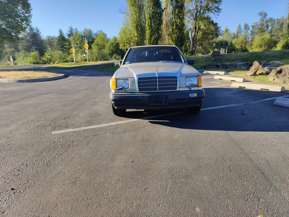 1987 Mercedes-Benz W124 E-Class - Image 6 of 31