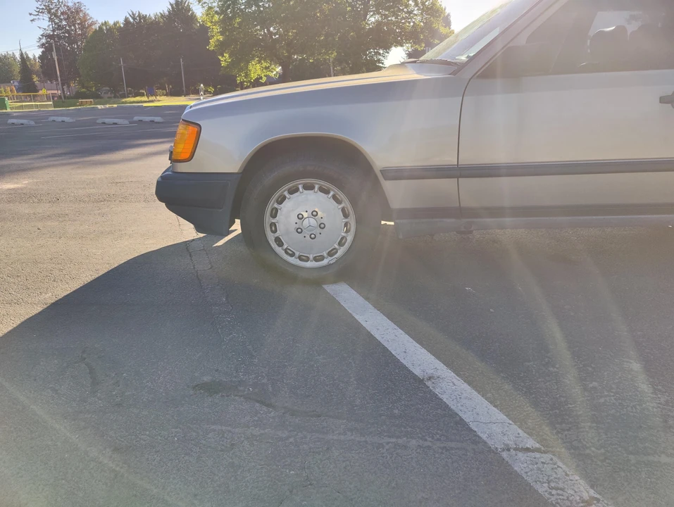 1987 Mercedes-Benz W124 E-Class - Image 14 of 31