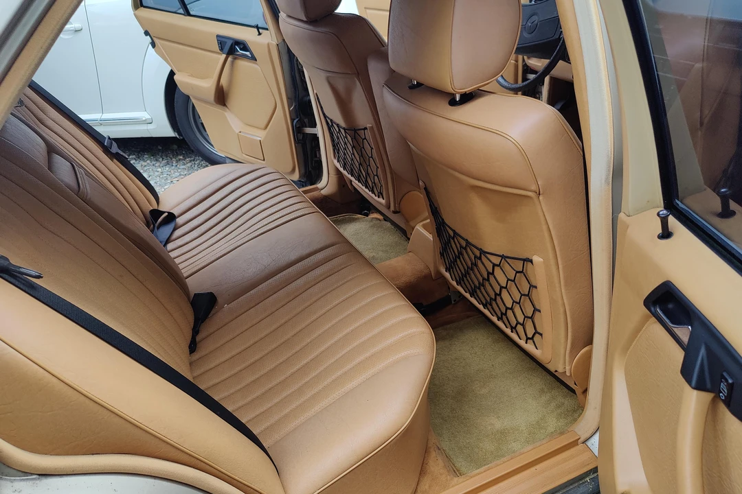 1987 Mercedes-Benz W124 E-Class - Image 25 of 31