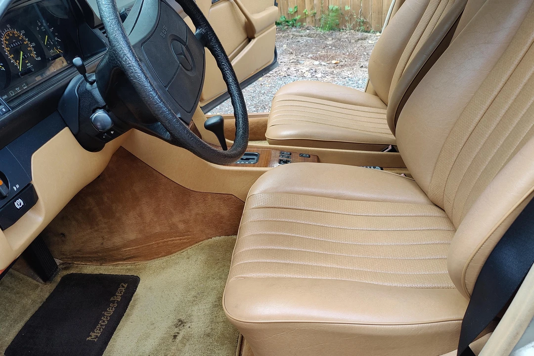 1987 Mercedes-Benz W124 E-Class - Image 24 of 31