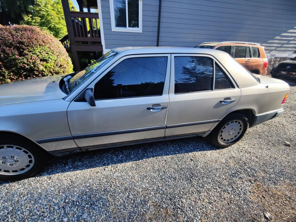 1987 Mercedes-Benz W124 E-Class - Image 15 of 31