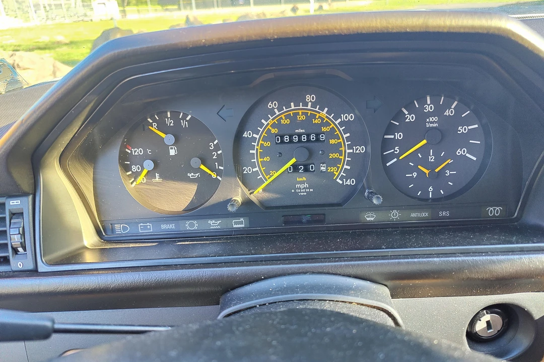 1987 Mercedes-Benz W124 E-Class - Image 26 of 31