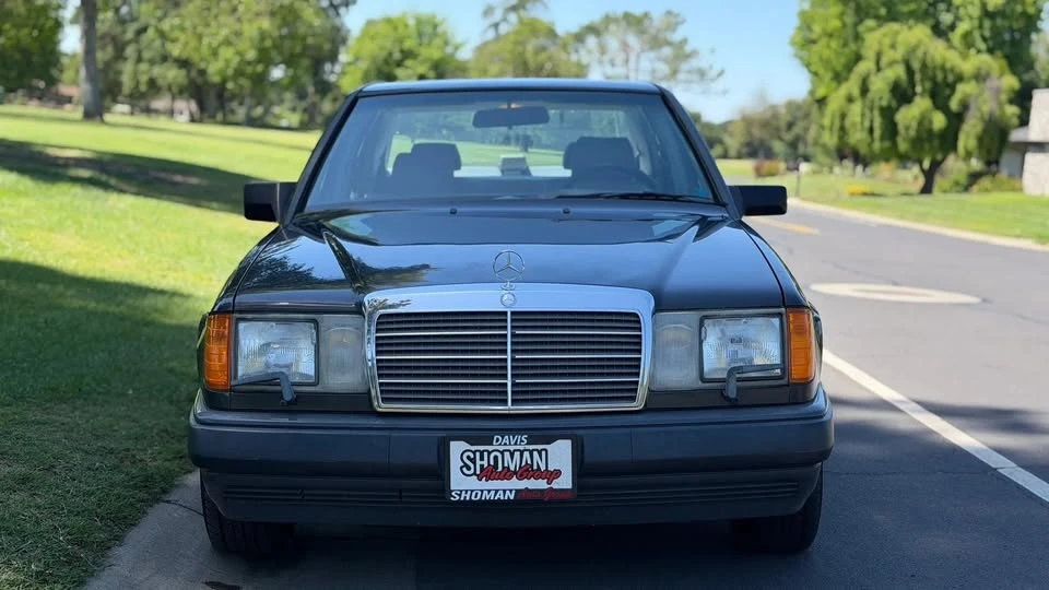 1987 Mercedes-Benz W124 E-Class - Image 8 of 14