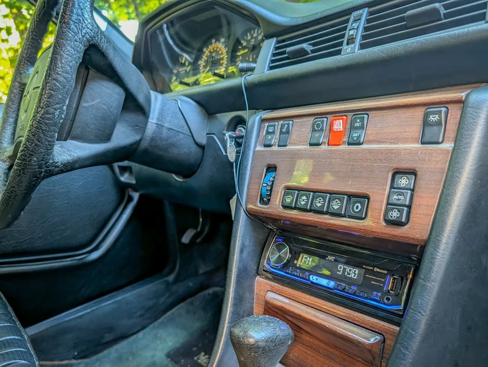 1987 Mercedes-Benz W124 E-Class - Image 10 of 20